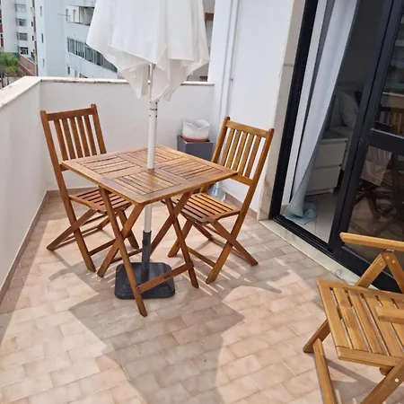 Relaxing Time In Appartement